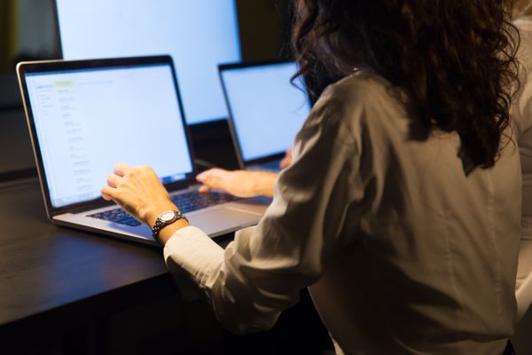 잠재고객 데이터 수집 자동화: 세일즈 CRM 솔루션 활용 방법